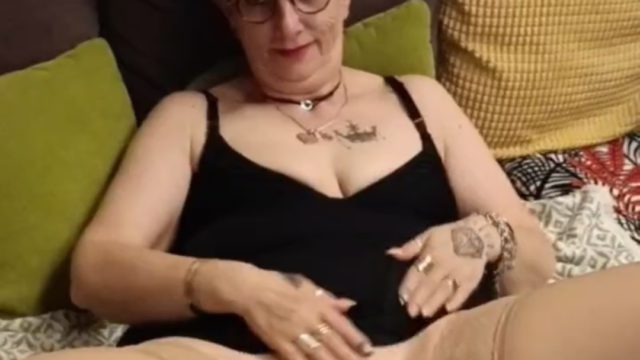 Sylvia Ringer erotic and sensual touches for her fans